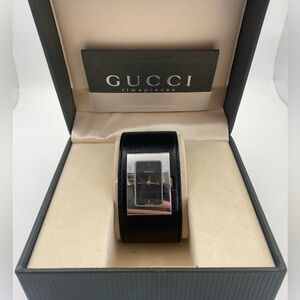 Gucci 7800L Vintage Ladies Black Leather Bangle Cuff Watch - Swiss Made